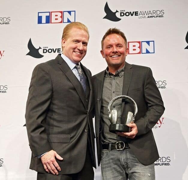 GRAMMY® Award-Winning Contemporary Christian Artist Chris Tomlin Receives SoundExchange Digital Radio Award at the 47th Annual GMA Dove Awards